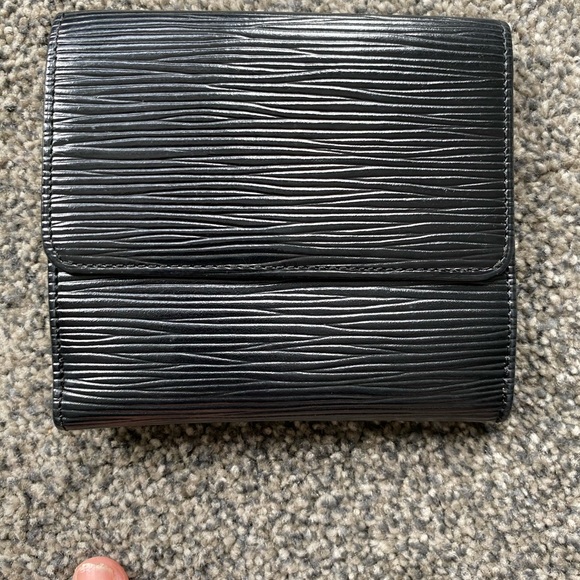 Black Epi Leather compact wallet - Picture 2 of 7